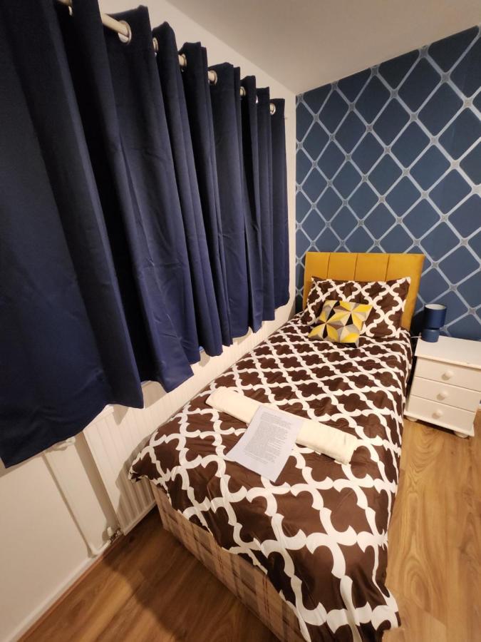 Gatwick Star Night Stay - Gatwick Кролі Екстер'єр фото