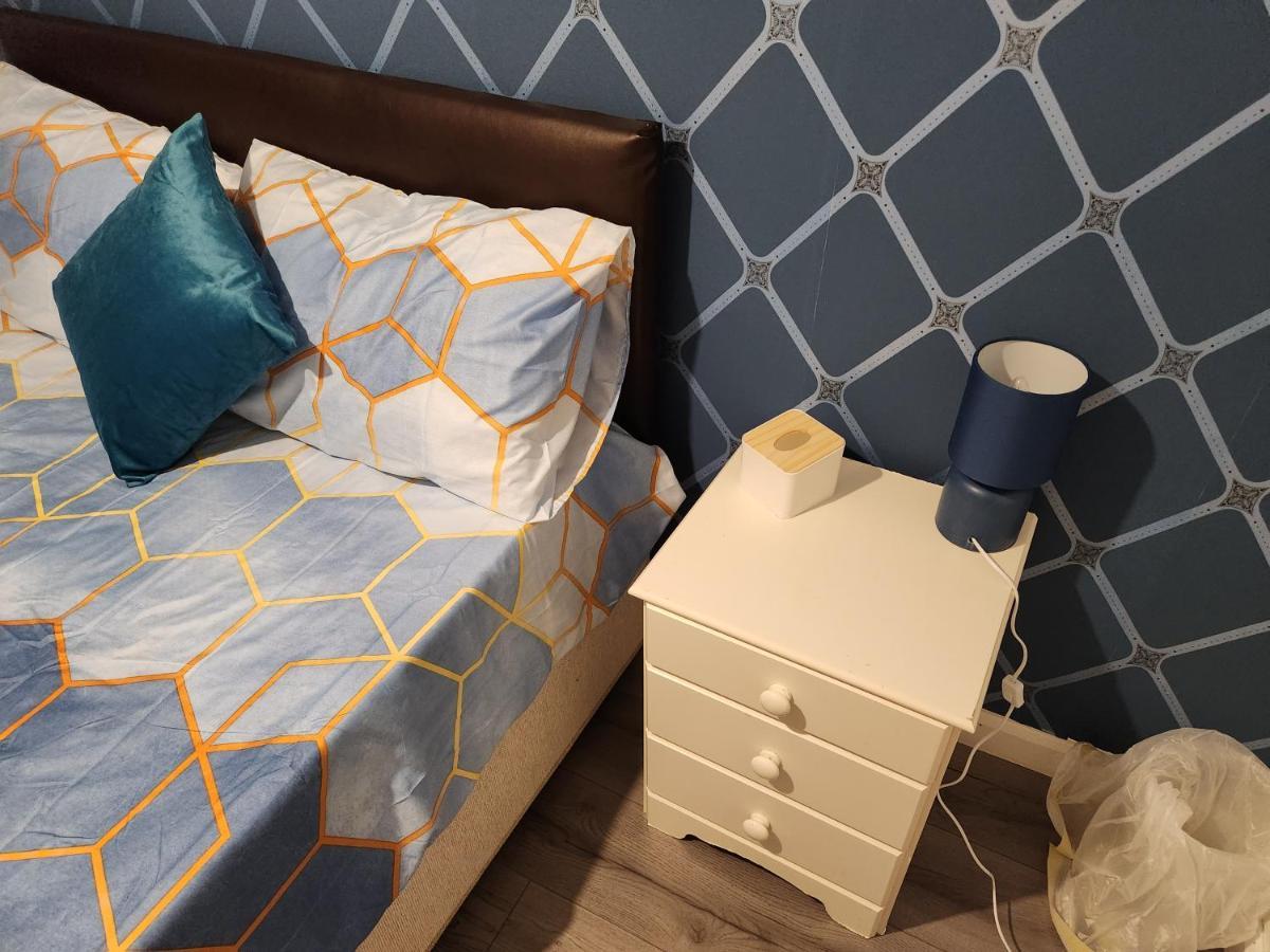 Gatwick Star Night Stay - Gatwick Кролі Екстер'єр фото