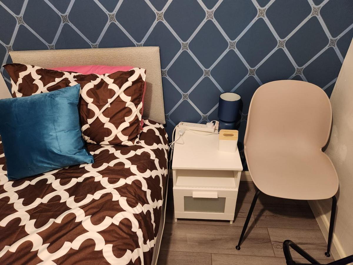 Gatwick Star Night Stay - Gatwick Кролі Екстер'єр фото