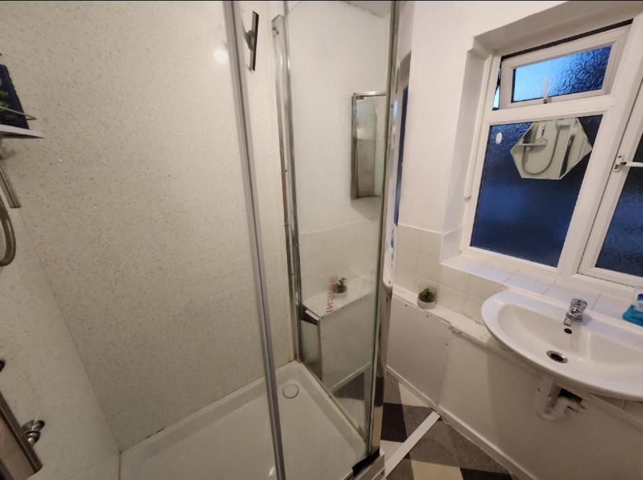 Gatwick Star Night Stay - Gatwick Кролі Екстер'єр фото