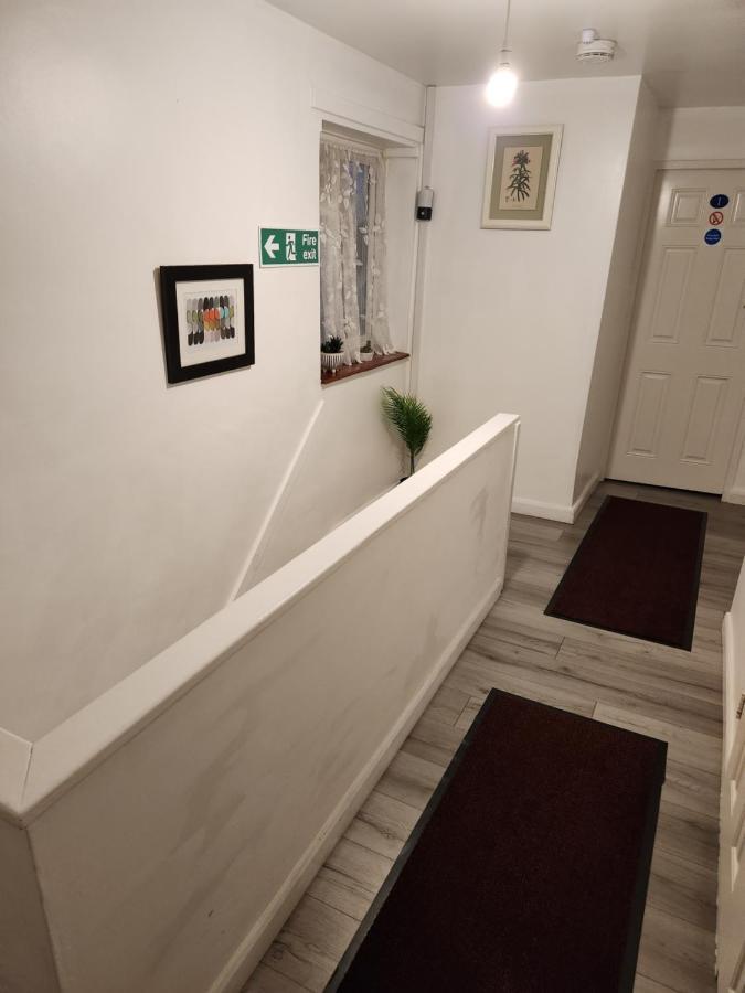 Gatwick Star Night Stay - Gatwick Кролі Екстер'єр фото