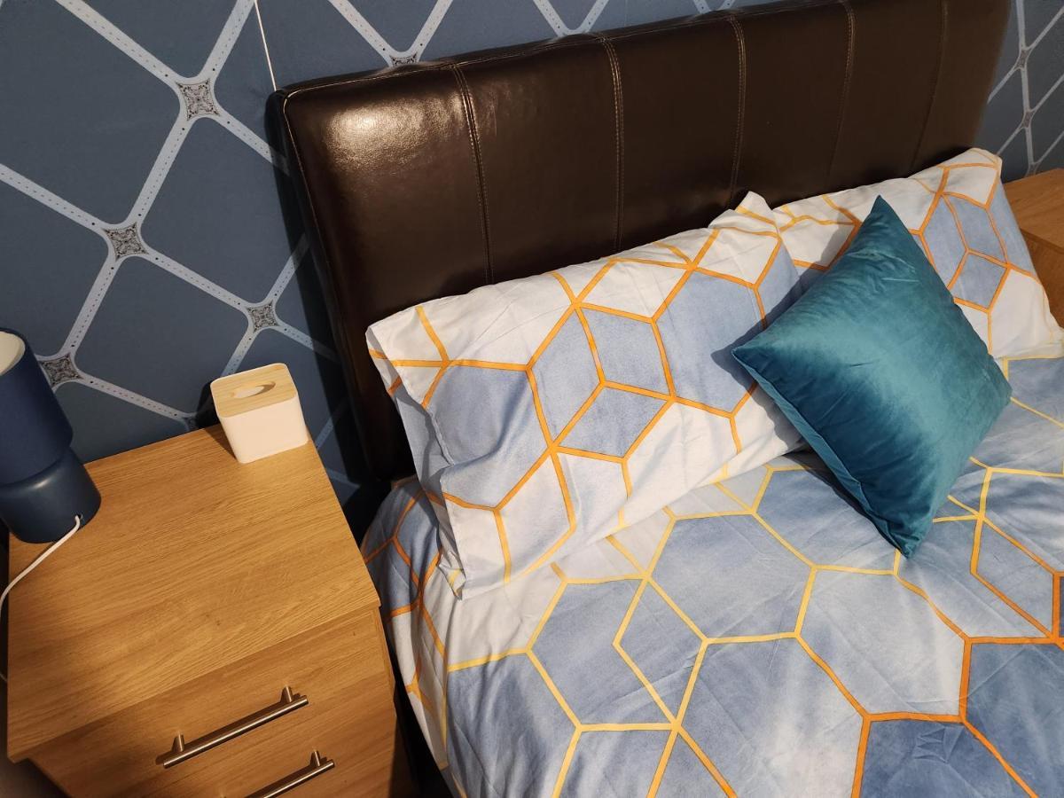 Gatwick Star Night Stay - Gatwick Кролі Екстер'єр фото