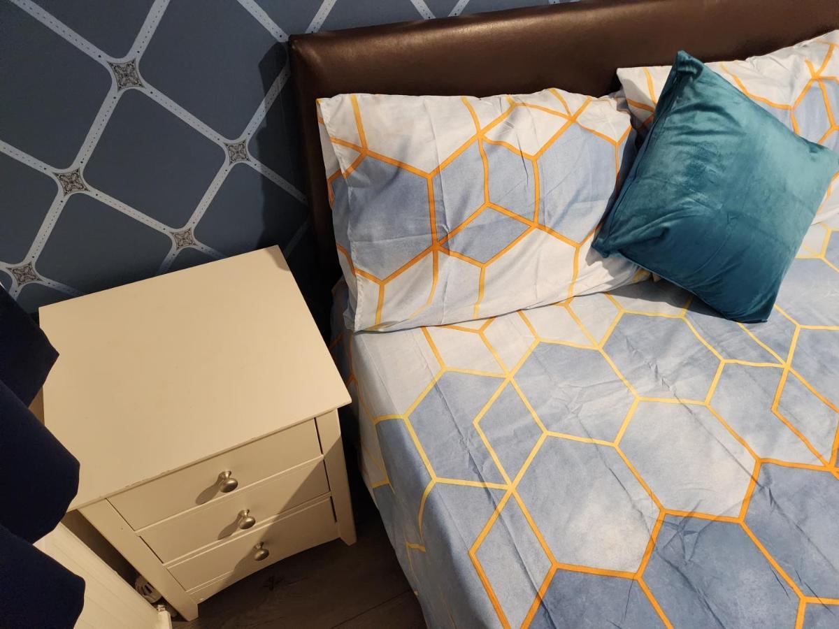 Gatwick Star Night Stay - Gatwick Кролі Екстер'єр фото