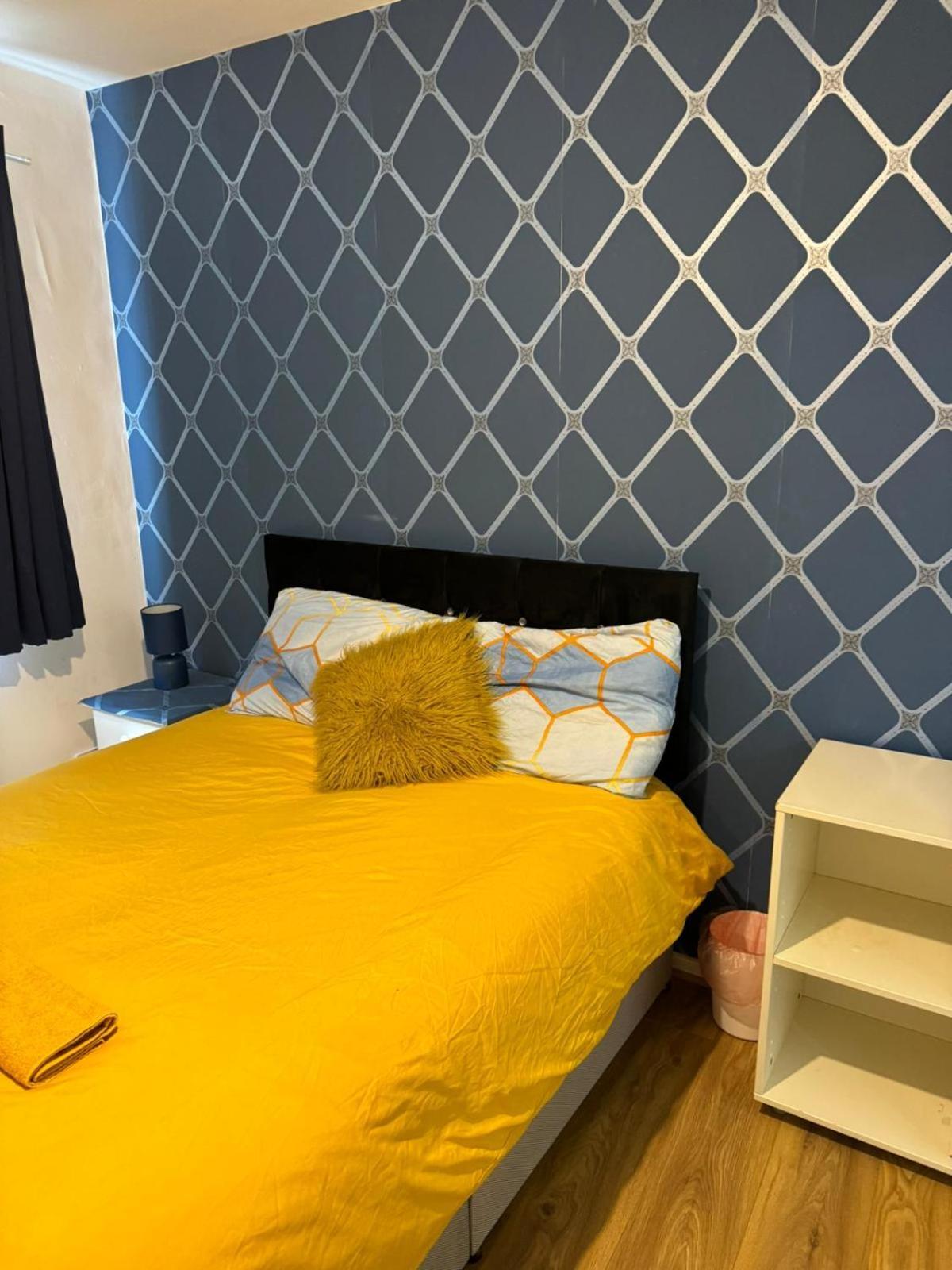 Gatwick Star Night Stay - Gatwick Кролі Екстер'єр фото