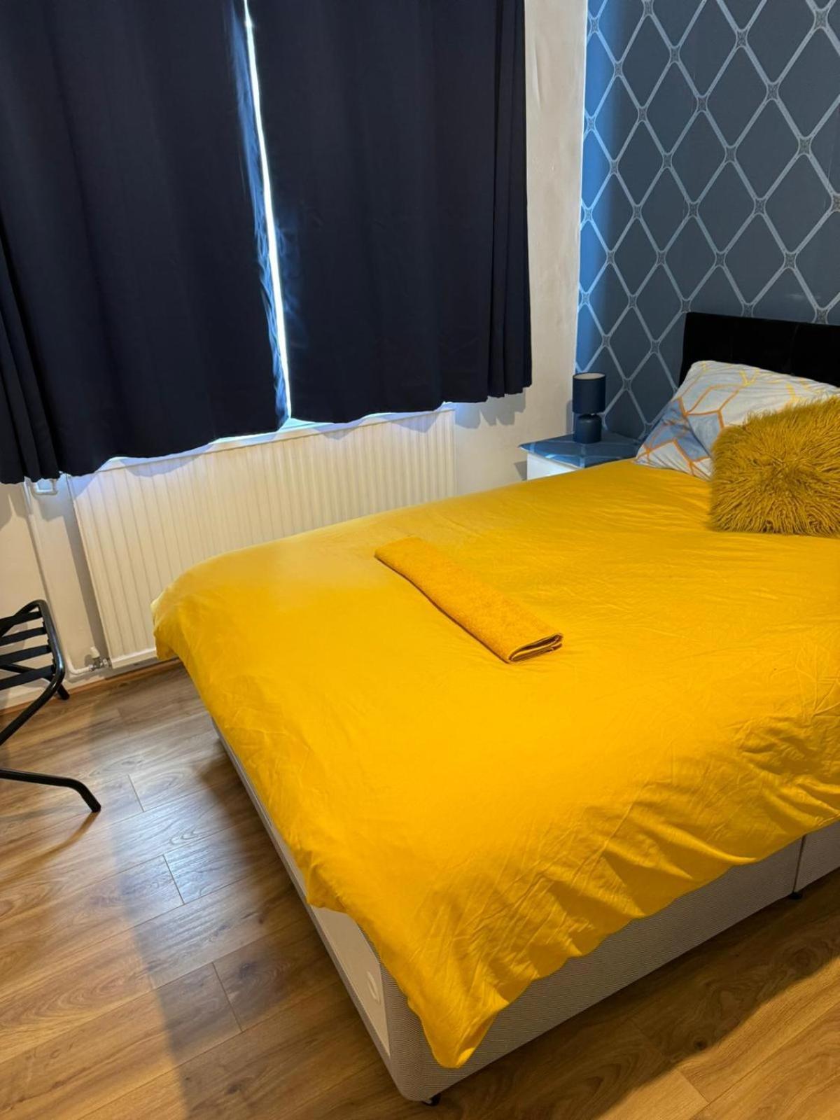 Gatwick Star Night Stay - Gatwick Кролі Екстер'єр фото