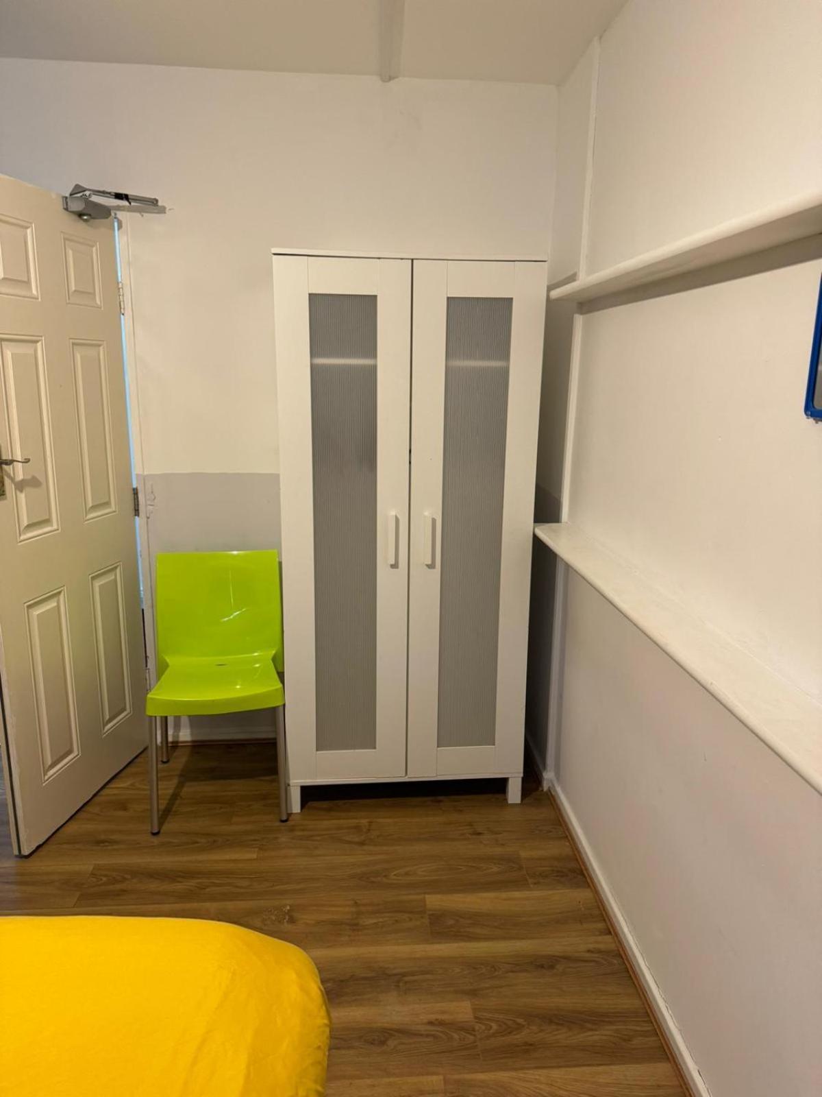 Gatwick Star Night Stay - Gatwick Кролі Екстер'єр фото